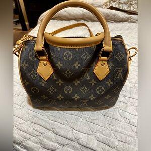 Fashion inspired handbag